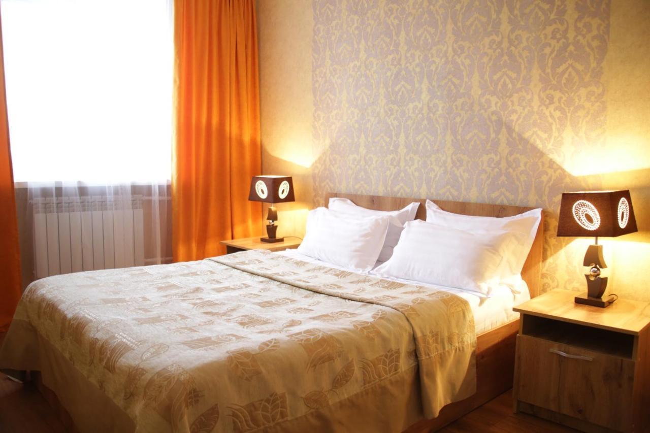 City Hotel Ust-Kamenogorsk Ngoại thất bức ảnh